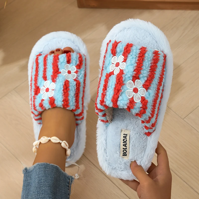 Pantoufles en peluche à rayure - Embroidery Garments avis et prix