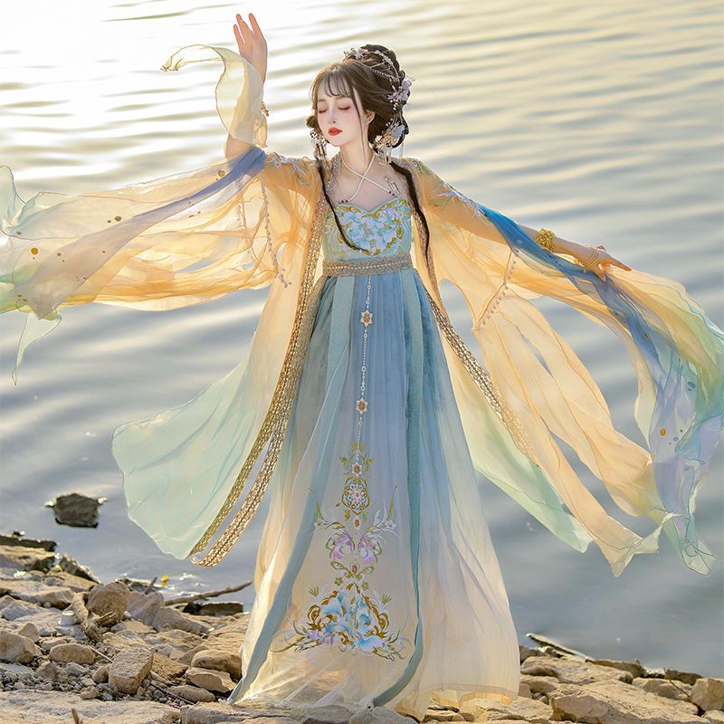 Robe Hanfu chinoise pour femme - Embroidery Yellow Dress avis et prix